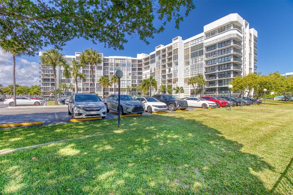 Photo of 800 Parkview Dr #311, Hallandale Beach, FL 33009 (MLS # A11992140)