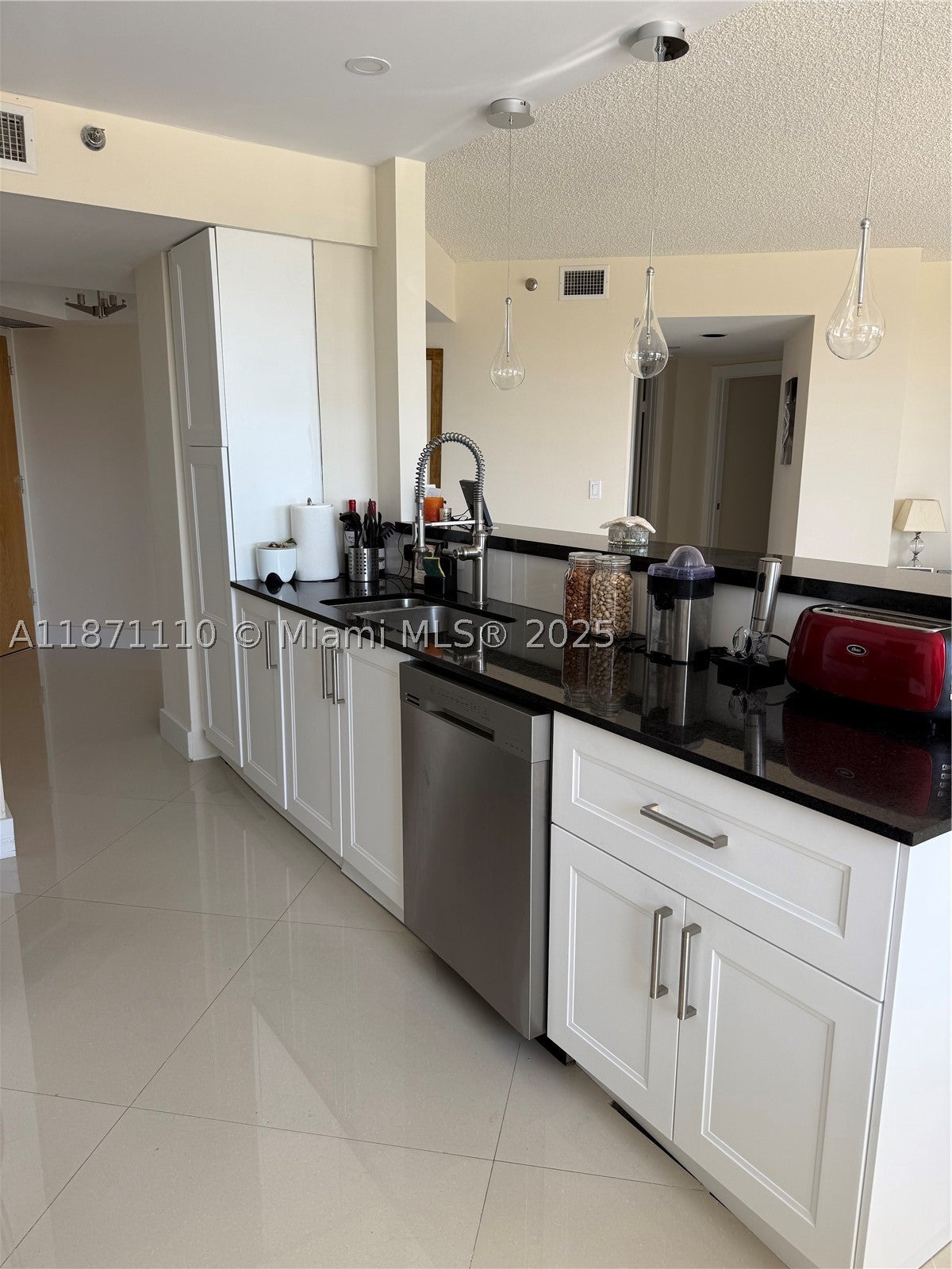 20185 E Country Club Dr