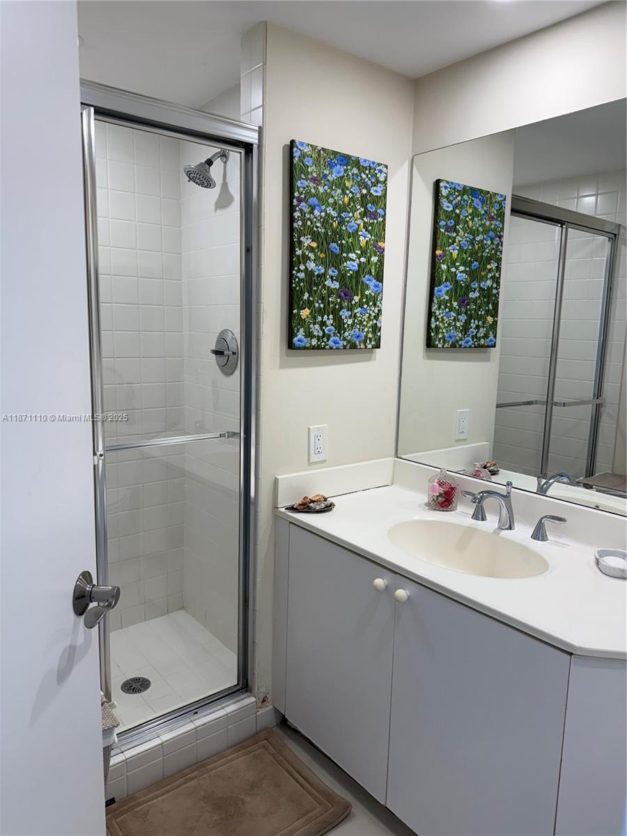 THE LANDMARK CONDO - Residential