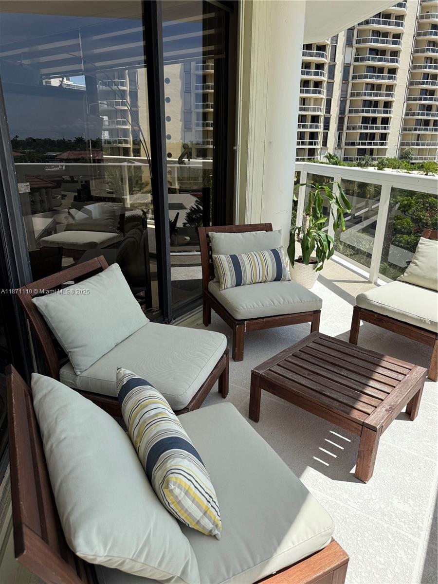 THE LANDMARK CONDO - Residential