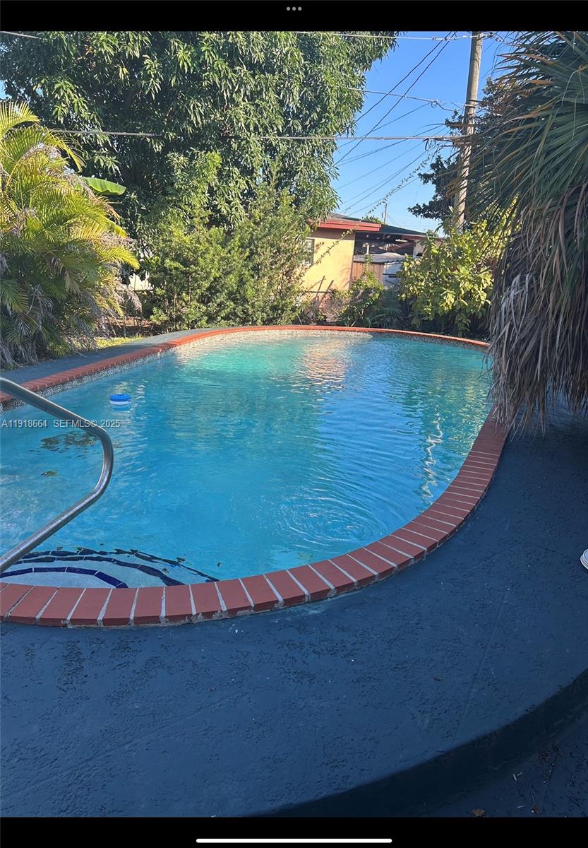 HIALEAH HOMESITES 1ST ADD - Residential