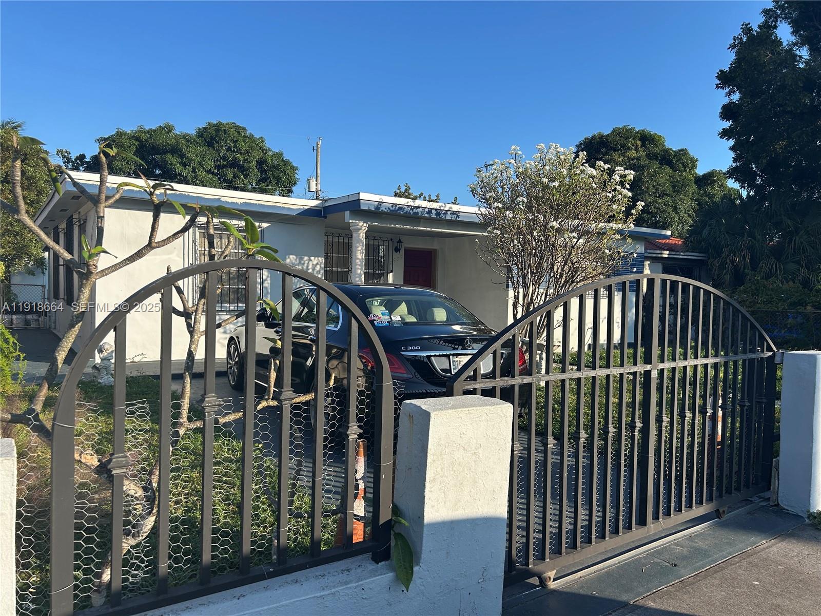 HIALEAH HOMESITES 1ST ADD - Residential