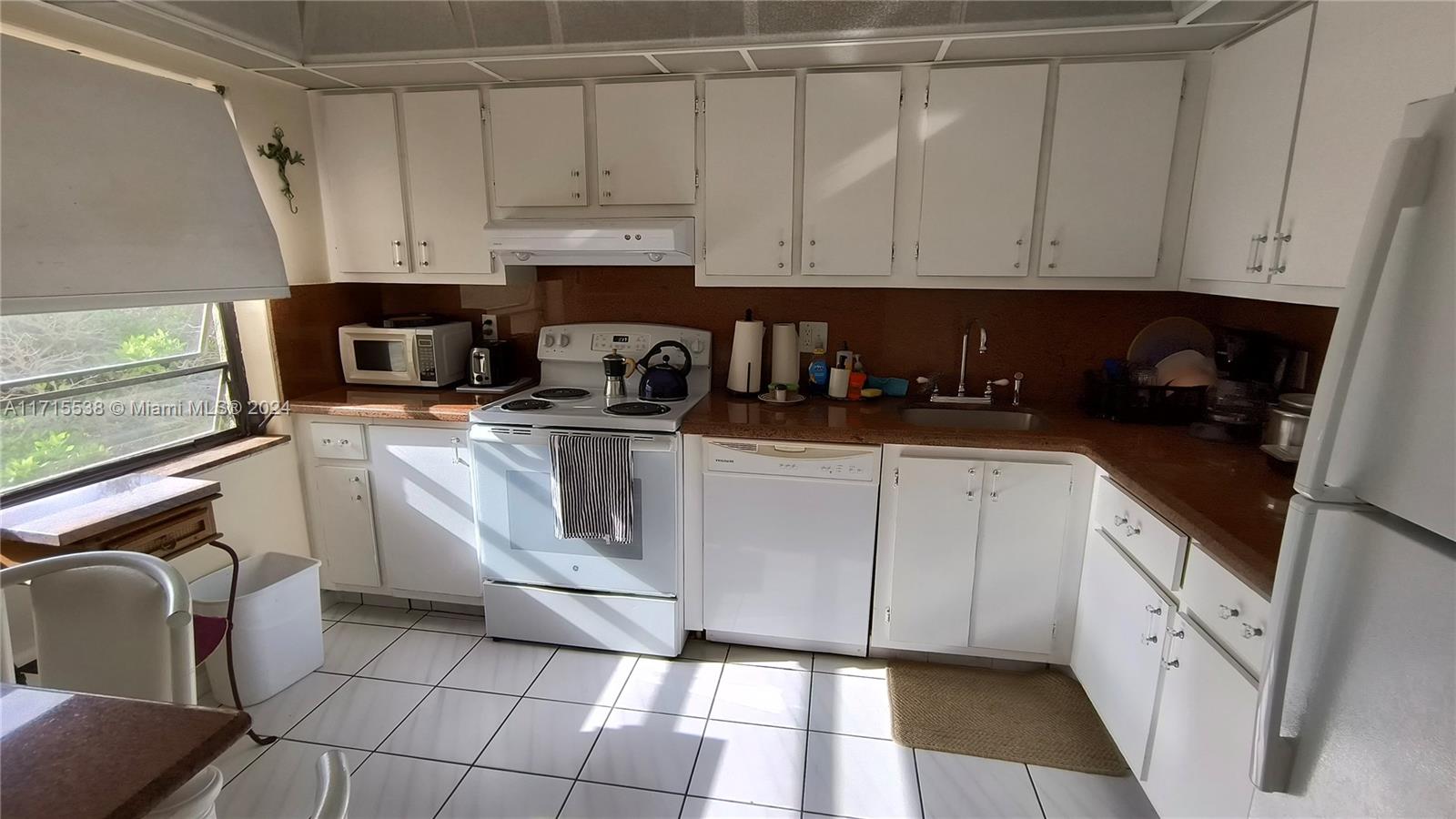 FAIRWAYS OF BOCA LAGO CON - Residential Lease