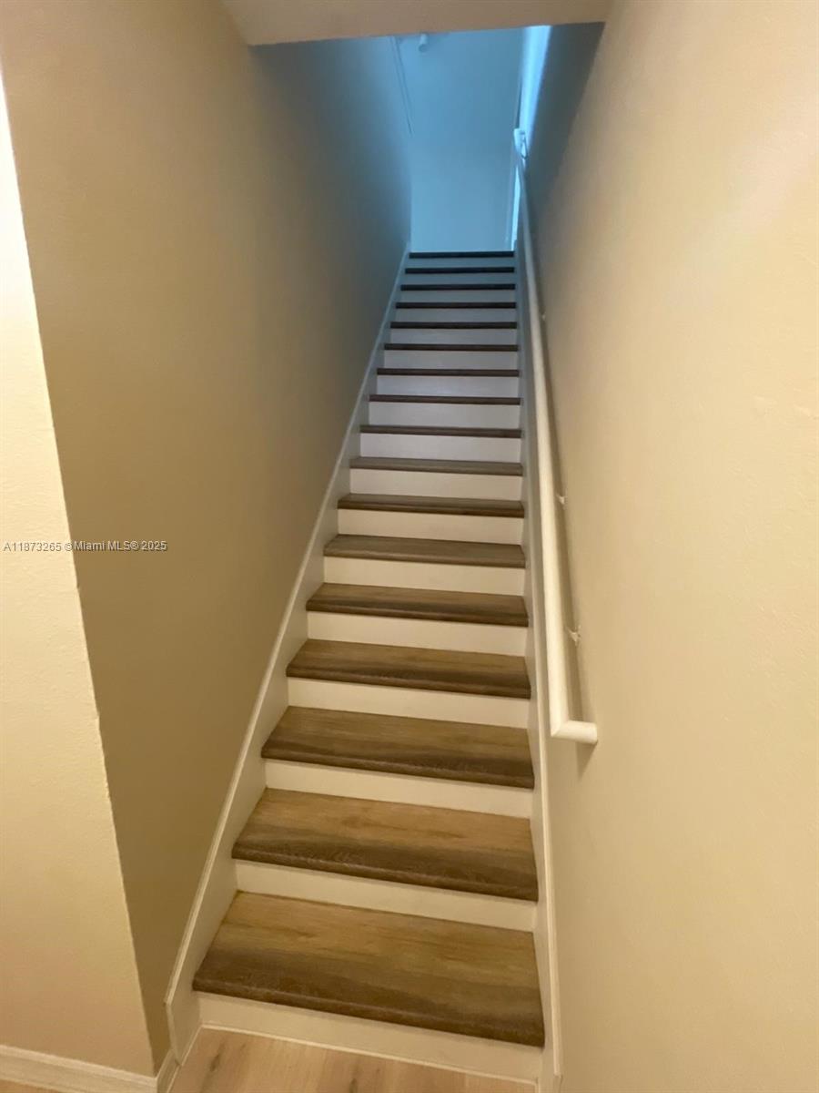 HAMPTONS AT METROWEST - Residential Lease