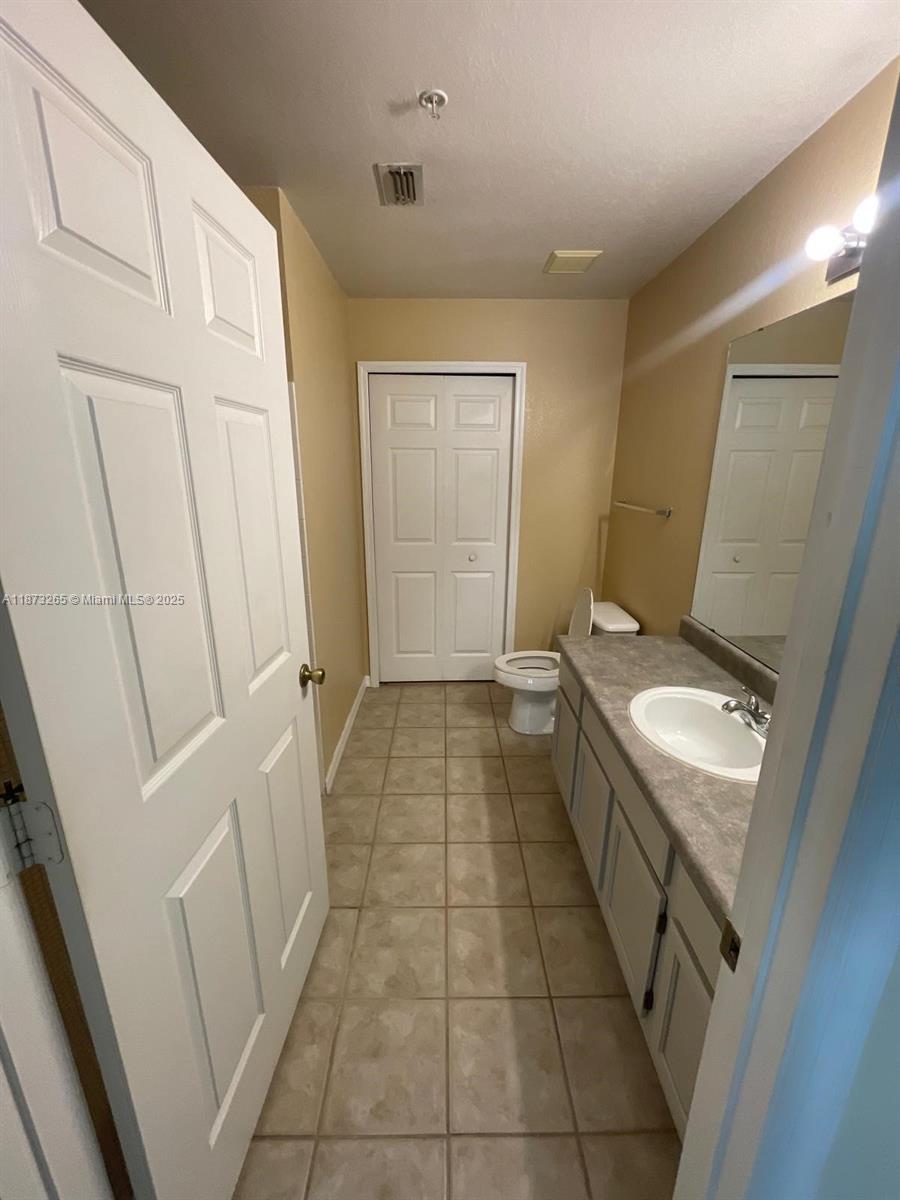 HAMPTONS AT METROWEST - Residential Lease