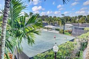 THE OAKS AT BOCA RATON - Residential Lease