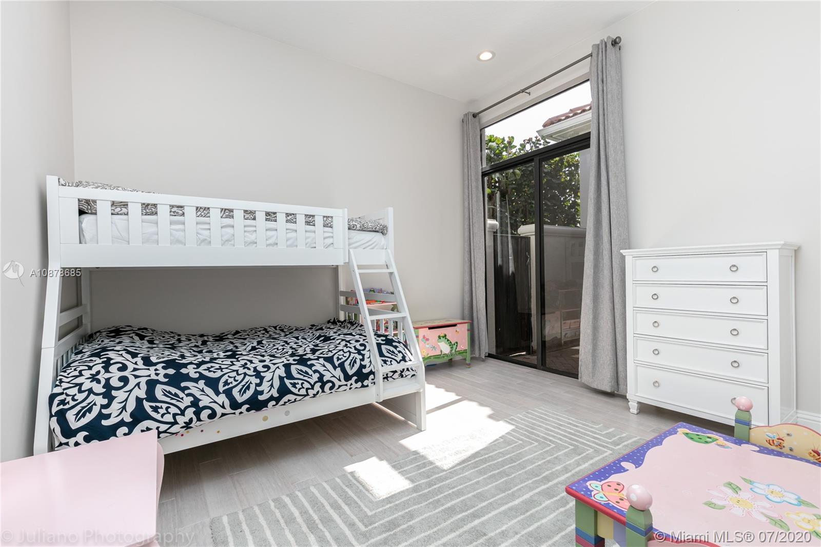 THE OAKS AT BOCA RATON - Residential Lease