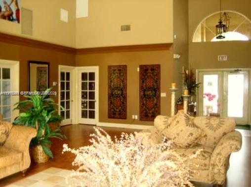 LA HACIENDA COUNTRY CLUB - Residential