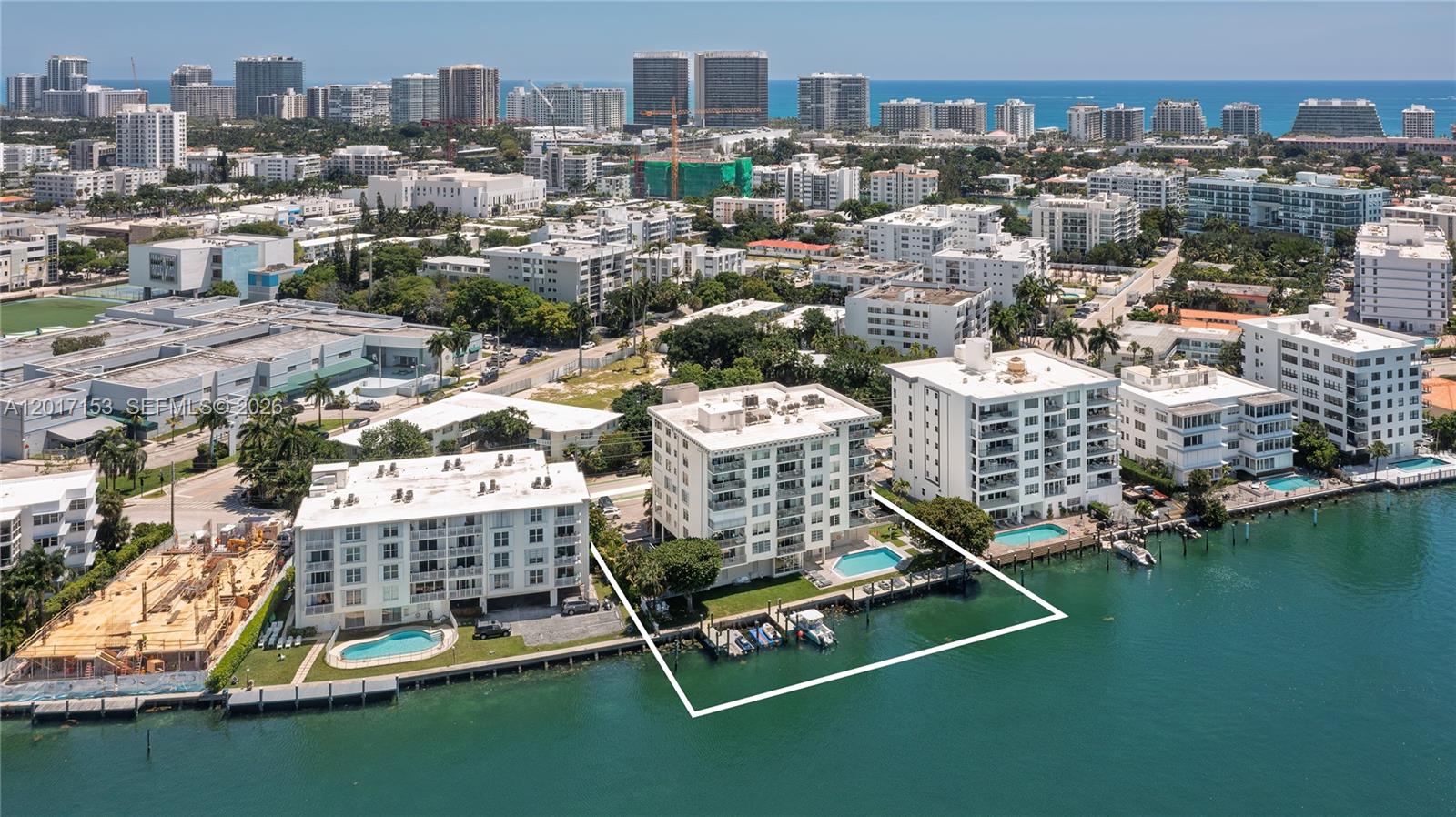 COLONY BAY HARBOR APTS CO - Residential