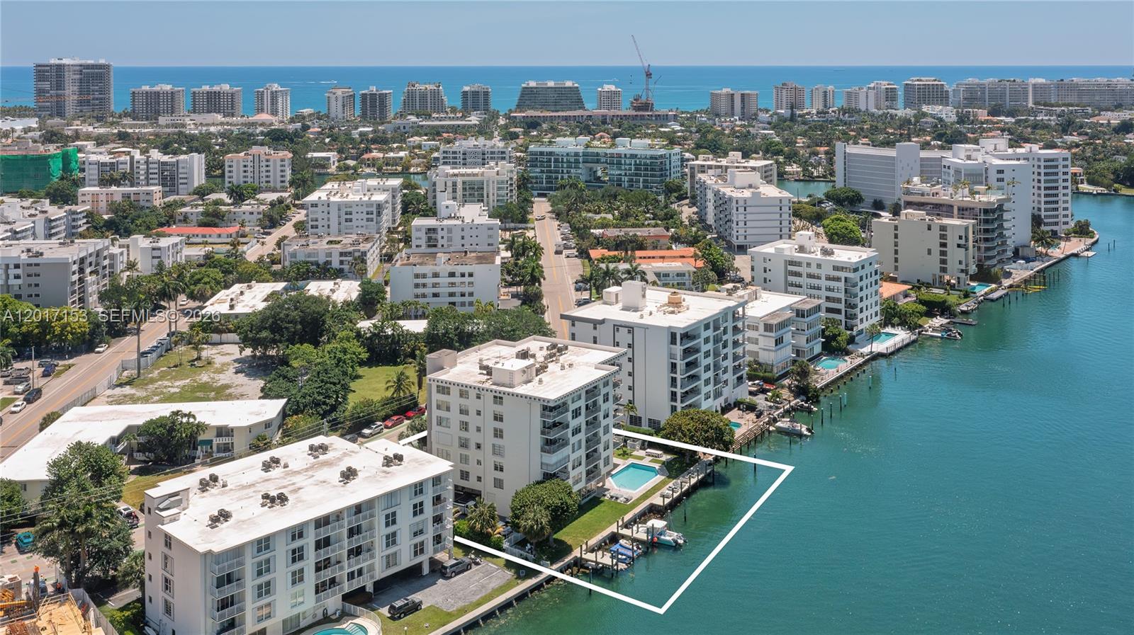 COLONY BAY HARBOR APTS CO - Residential