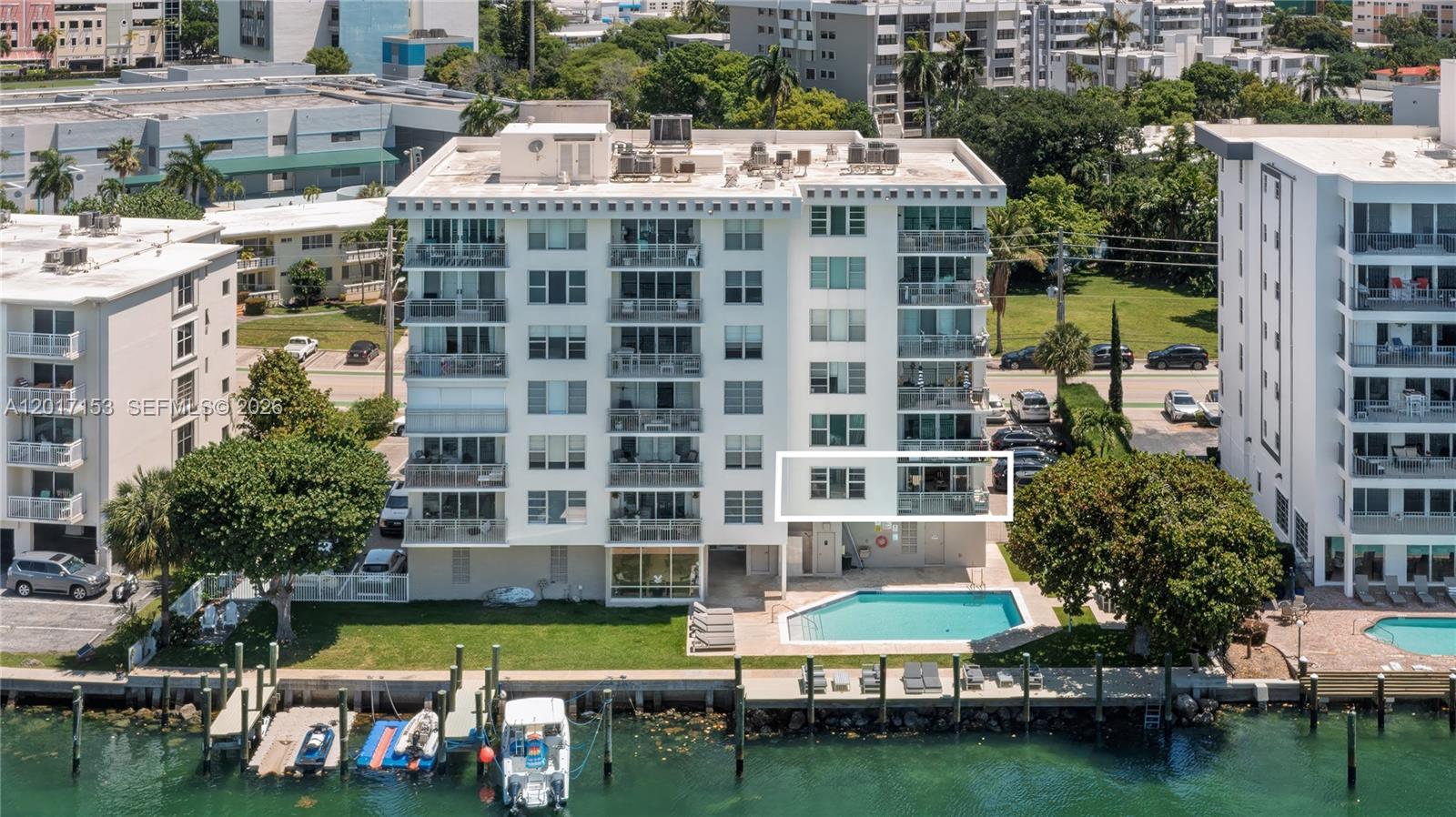 COLONY BAY HARBOR APTS CO - Residential