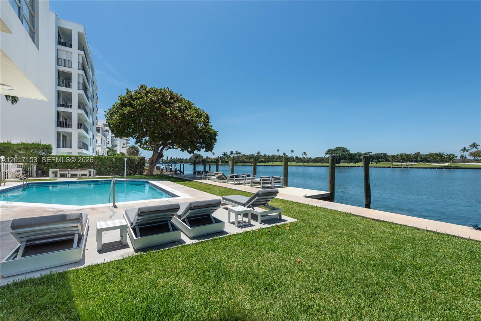 COLONY BAY HARBOR APTS CO - Residential