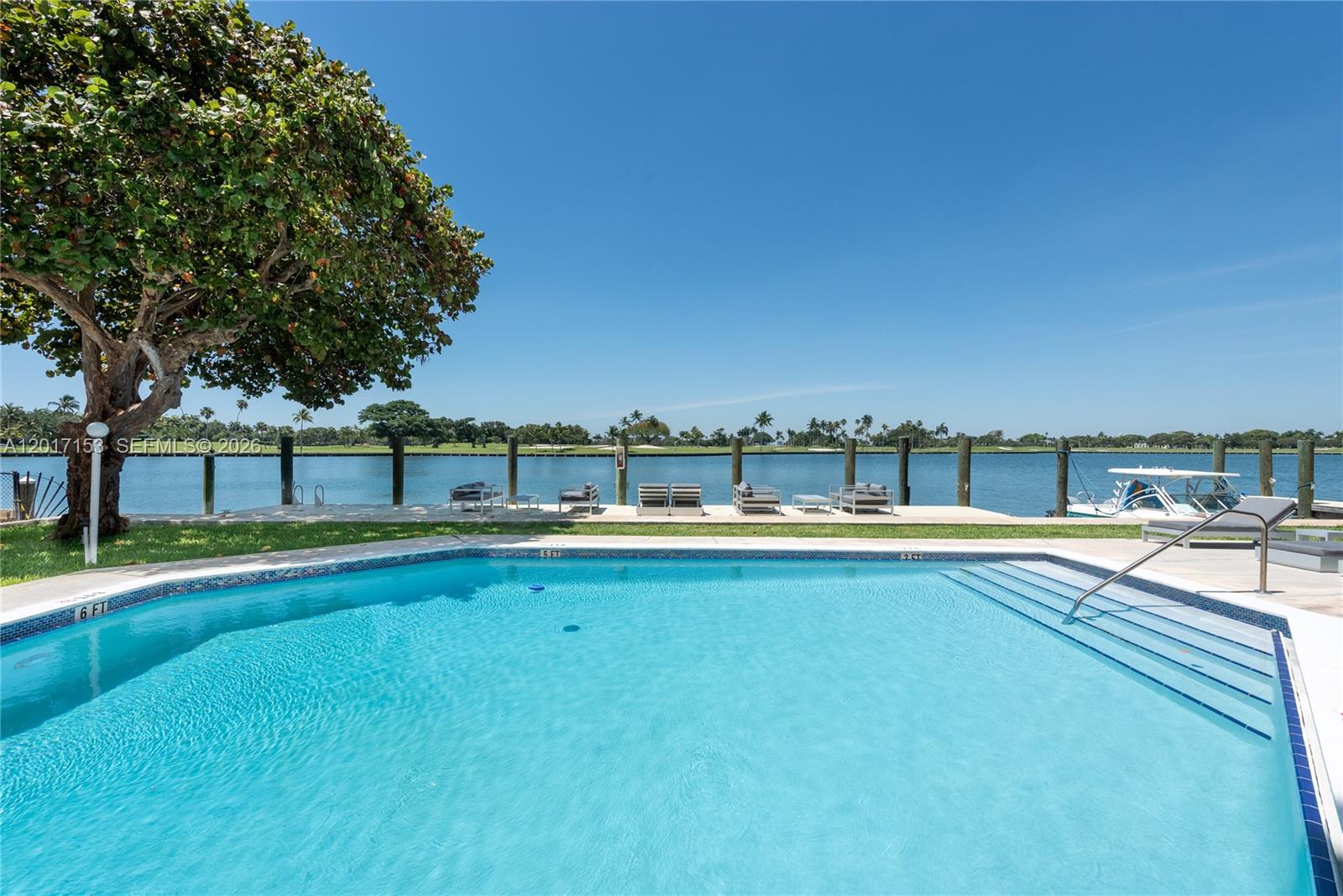 COLONY BAY HARBOR APTS CO - Residential