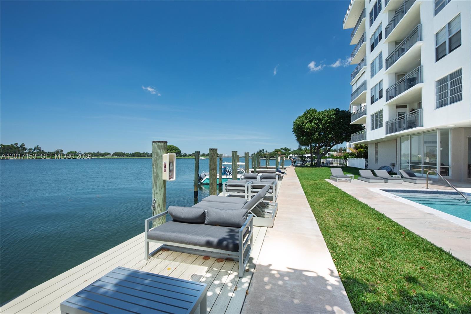 COLONY BAY HARBOR APTS CO - Residential