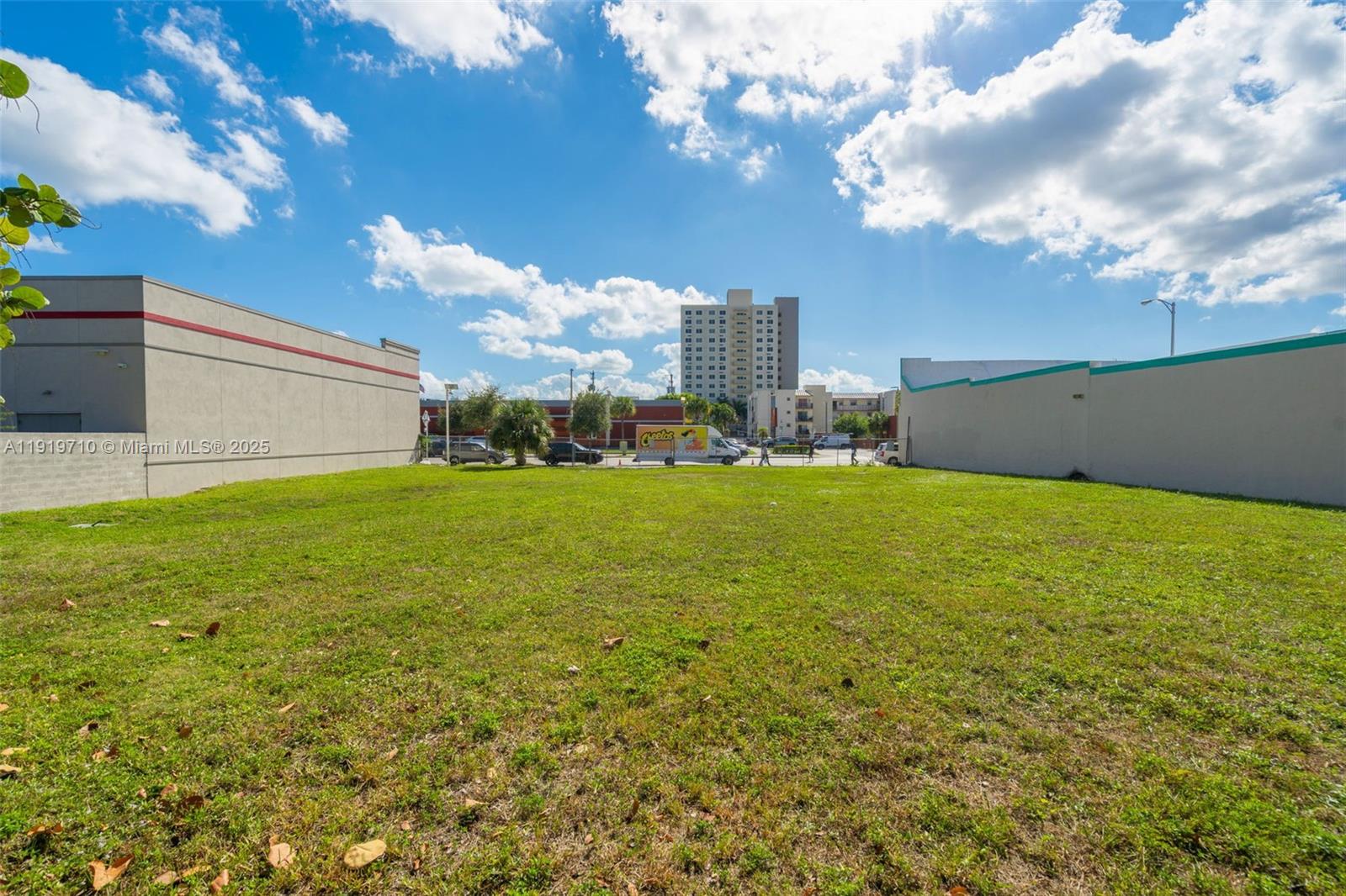 LAWRENCE ESTATE LAND CO - Land