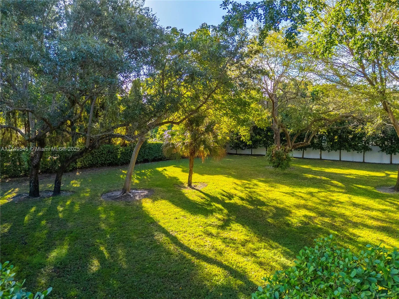 Miami, Florida 33143, United States, 4 Bedrooms Bedrooms, ,4 BathroomsBathrooms,Residential,Active,487