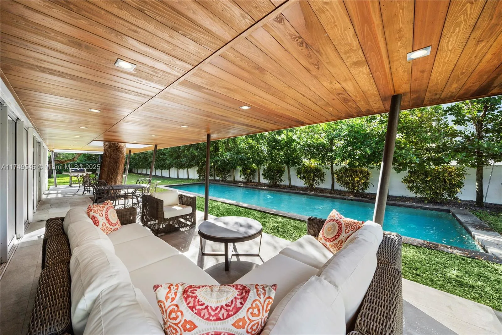 Miami, Florida 33143, United States, 4 Bedrooms Bedrooms, ,4 BathroomsBathrooms,Residential,Active,487