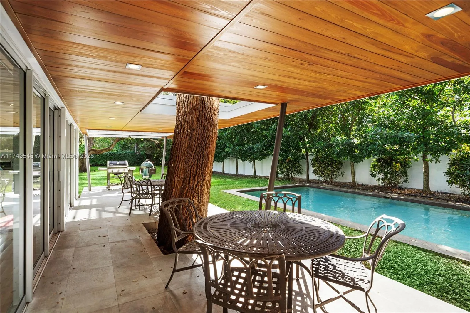 Miami, Florida 33143, United States, 4 Bedrooms Bedrooms, ,4 BathroomsBathrooms,Residential,Active,487