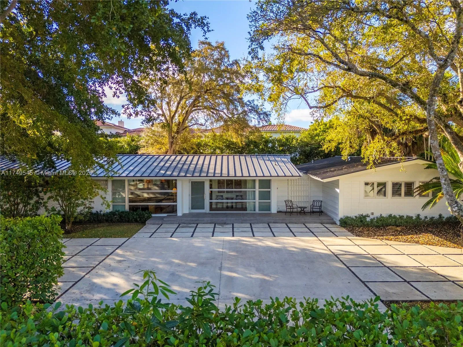 Miami, Florida 33143, United States, 4 Bedrooms Bedrooms, ,4 BathroomsBathrooms,Residential,Active,487