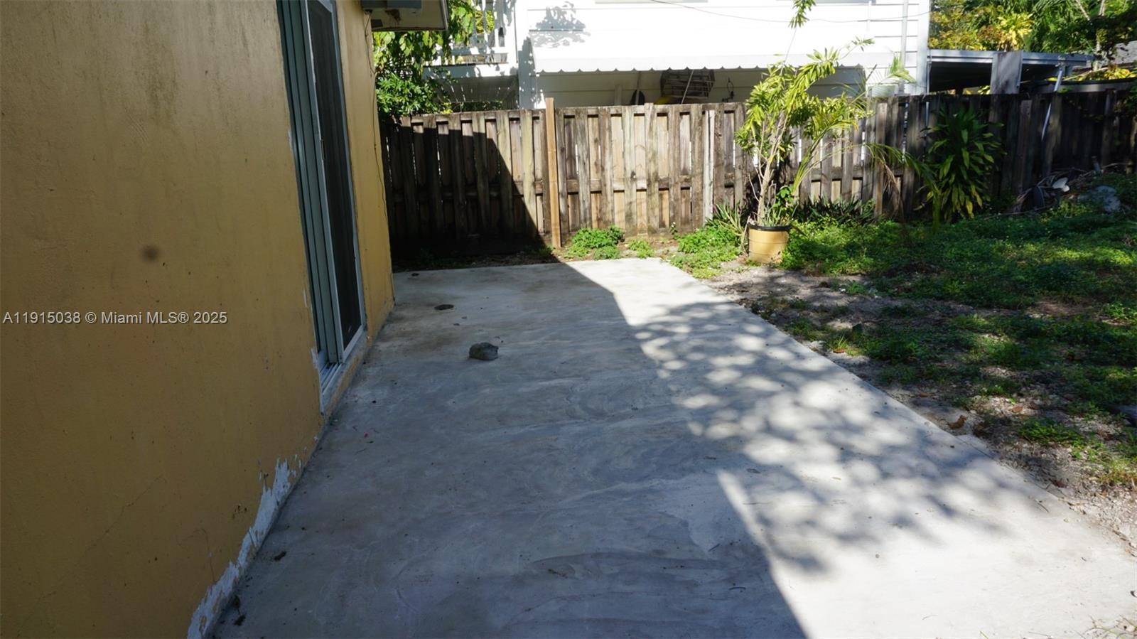 RIVERSIDE ADD AMEN PLAT - Residential Lease