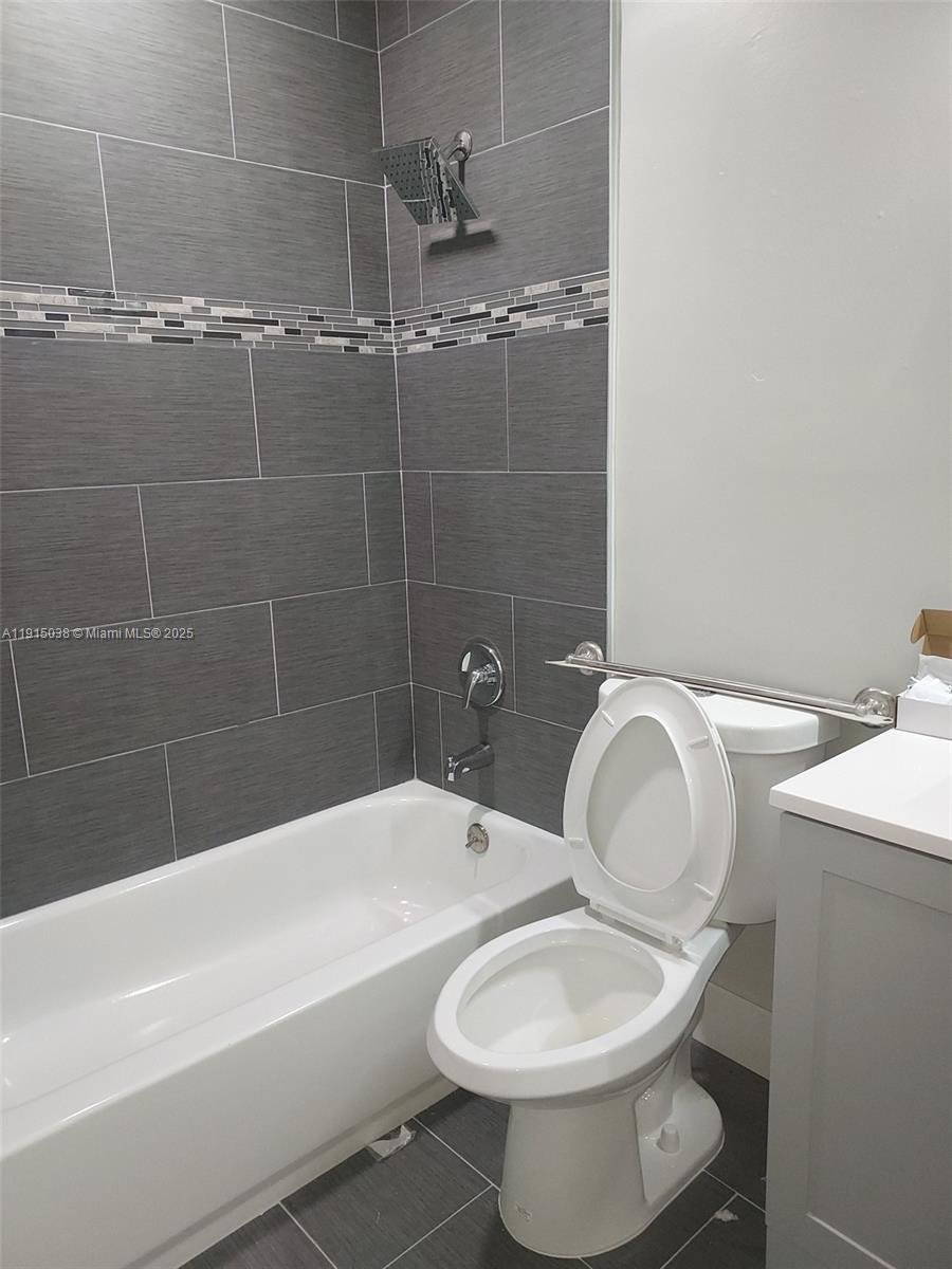 RIVERSIDE ADD AMEN PLAT - Residential Lease