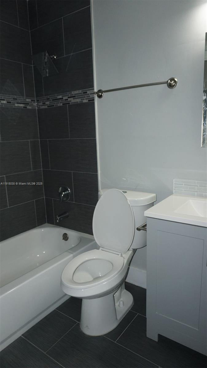 RIVERSIDE ADD AMEN PLAT - Residential Lease