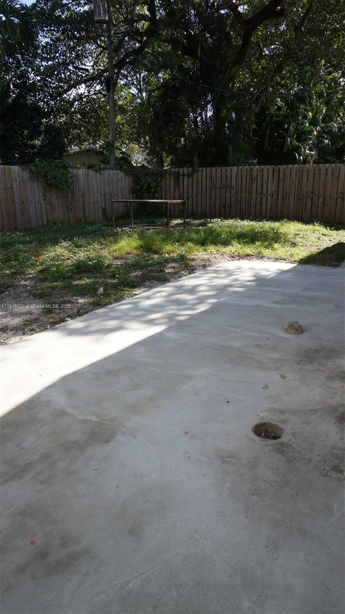 RIVERSIDE ADD AMEN PLAT - Residential Lease