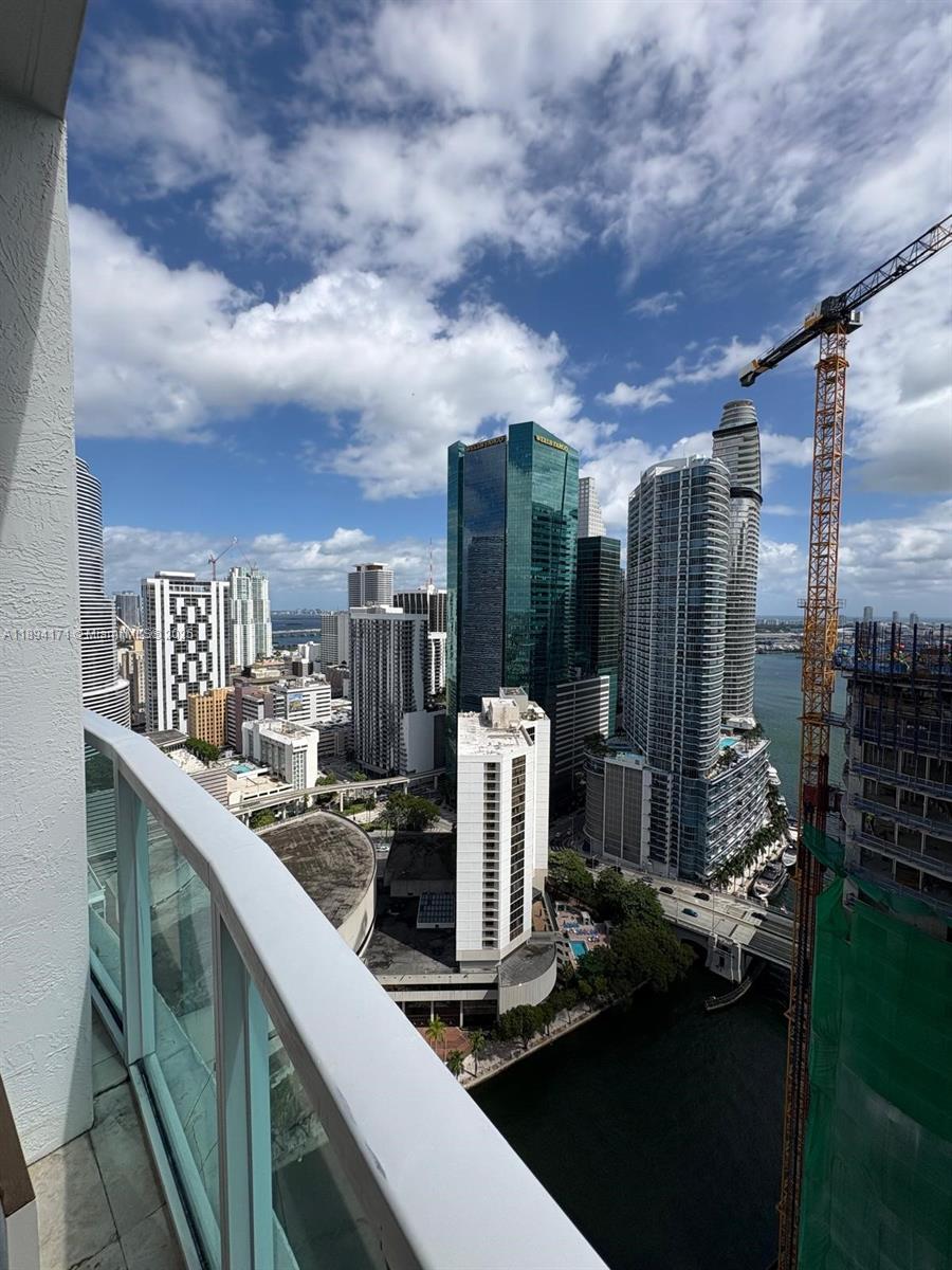BRICKELL ON THE RIVER N T - Residential