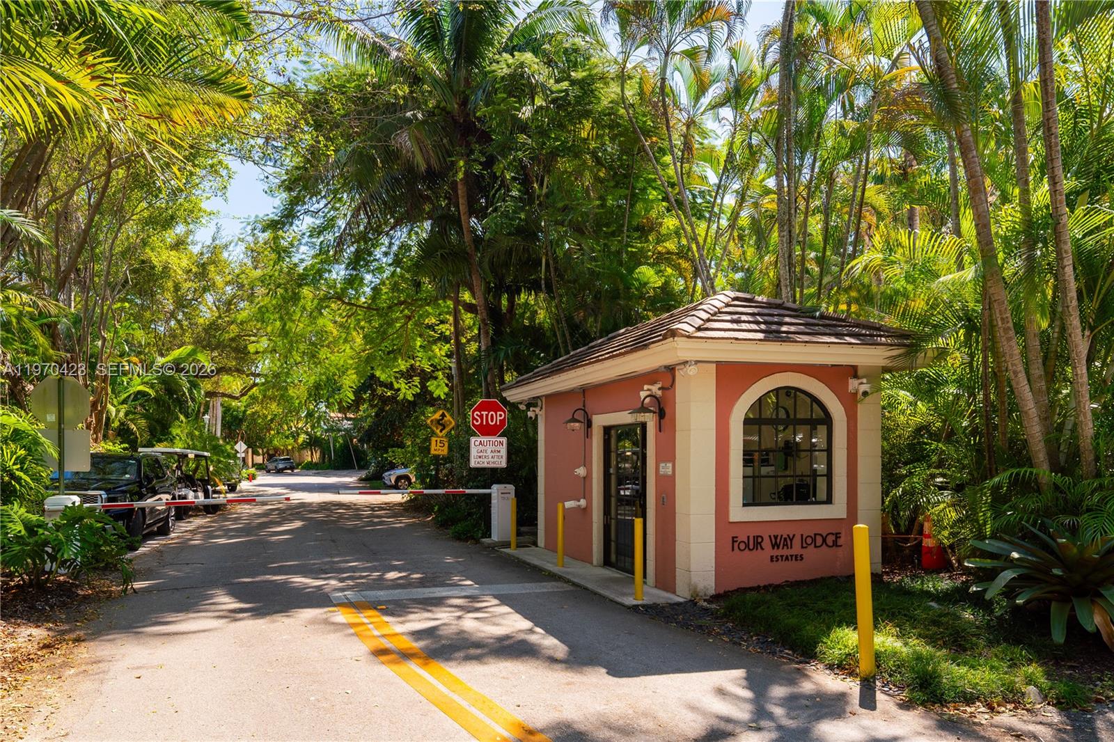 FOUR-WAY LODGE ESTATES - Residential