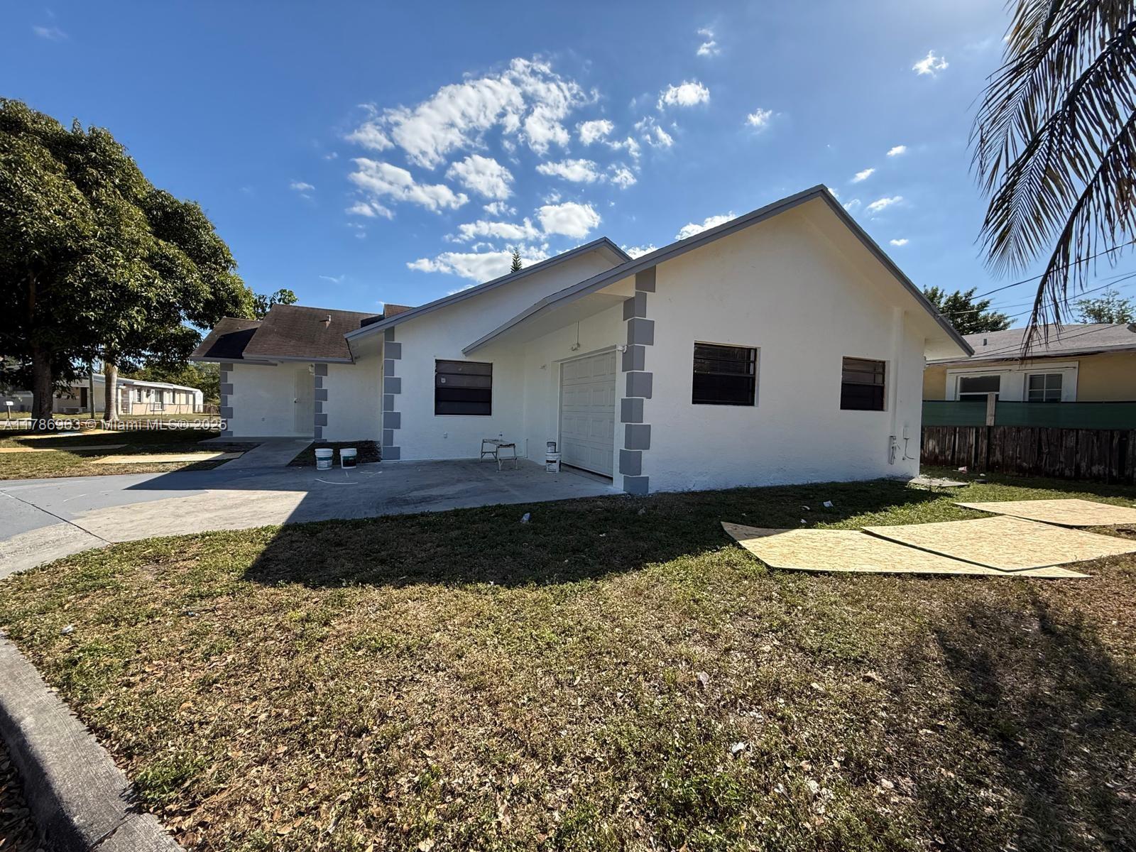 2817 NW 8th St 0
