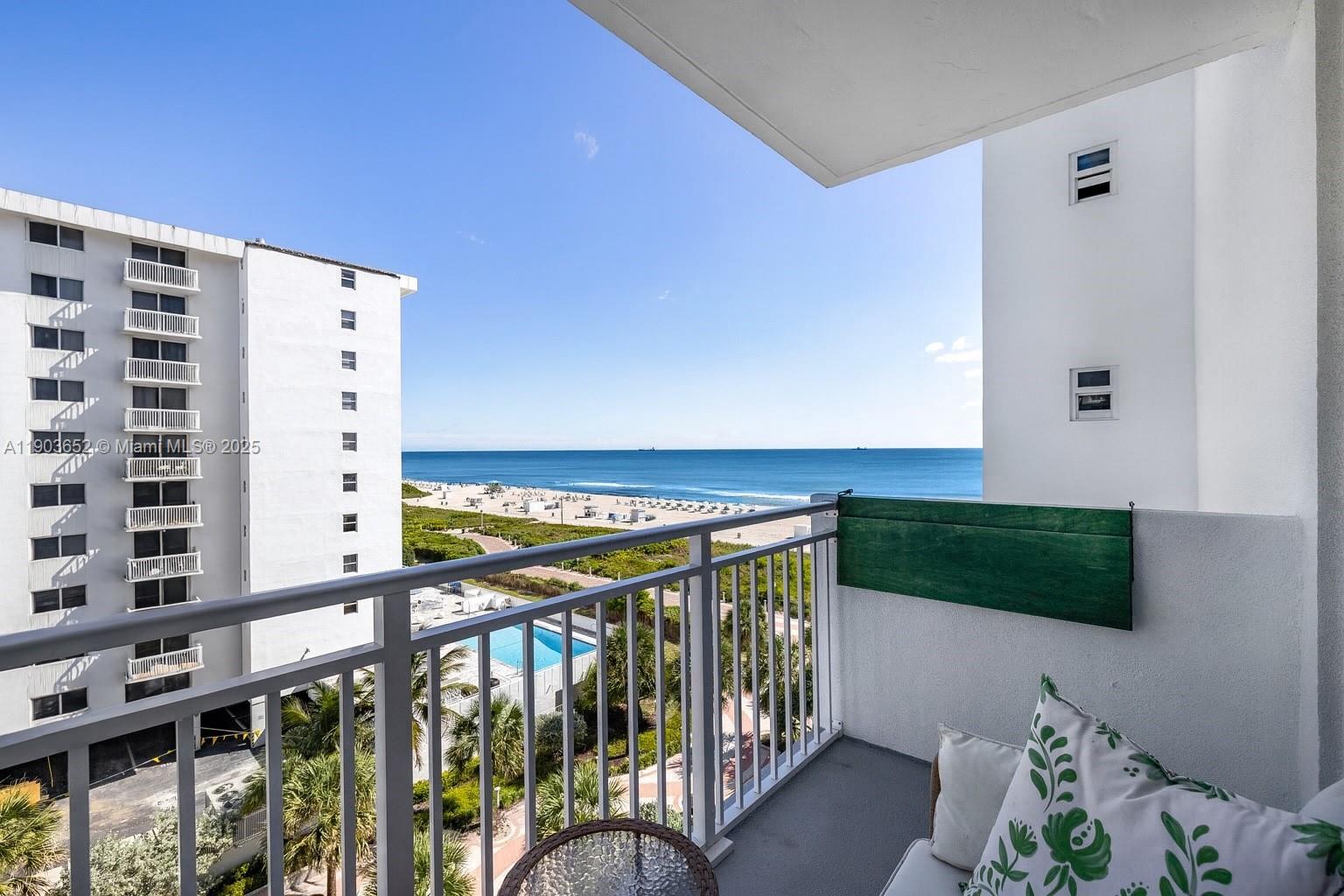 345 Ocean Dr 718