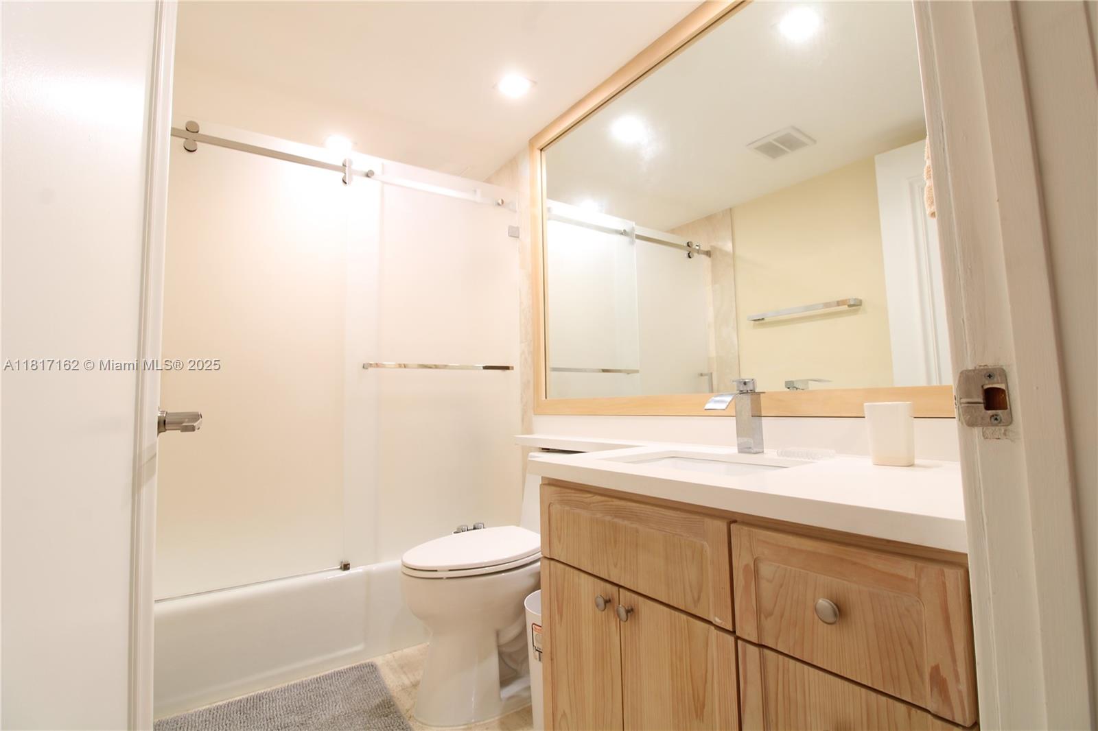 THE EMERALDBAY @ KEY COLON - Residential