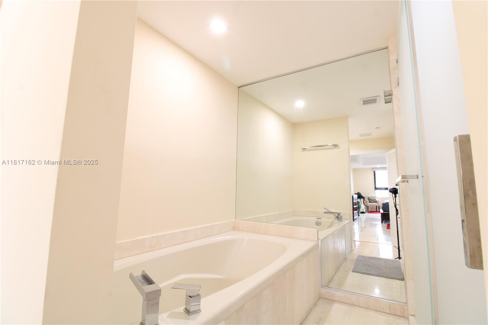 THE EMERALDBAY @ KEY COLON - Residential