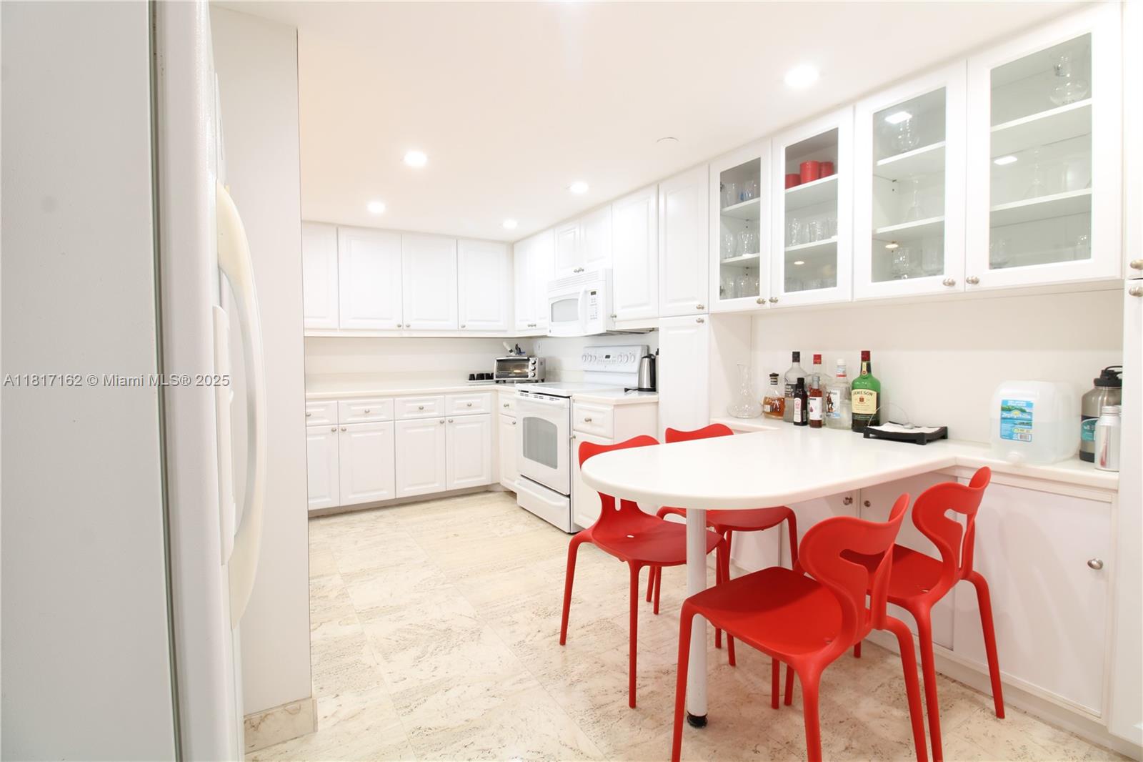 THE EMERALDBAY @ KEY COLON - Residential