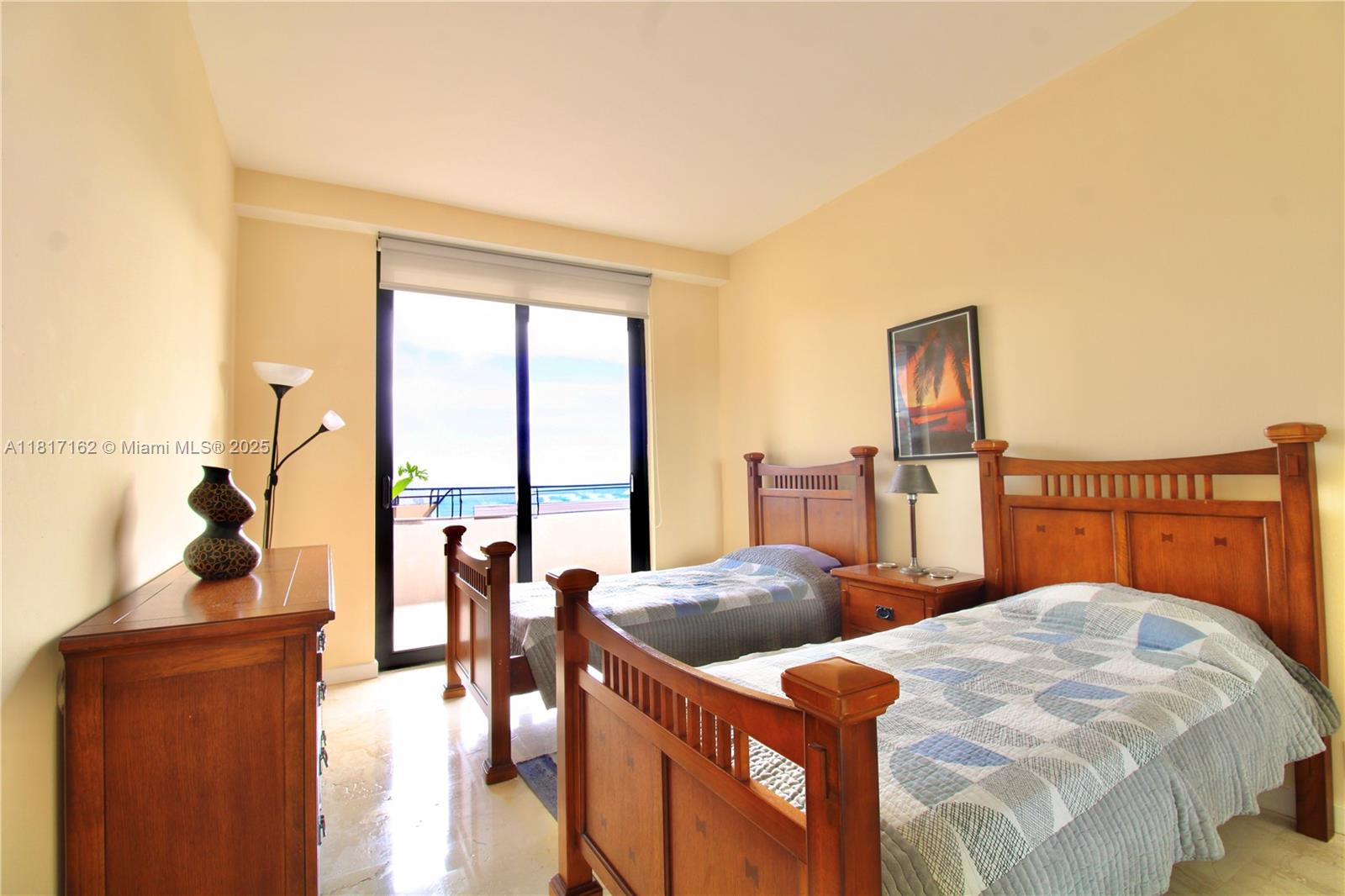 THE EMERALDBAY @ KEY COLON - Residential