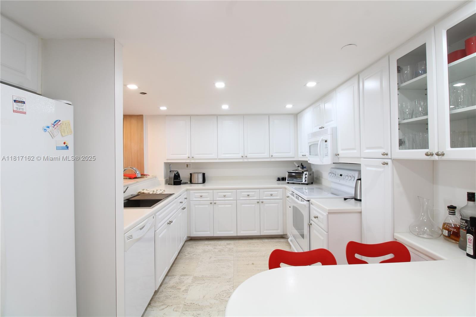 THE EMERALDBAY @ KEY COLON - Residential