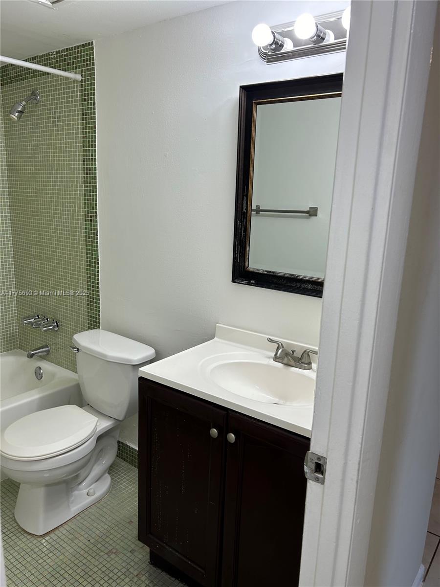 MONTECARLO CONDO - Residential