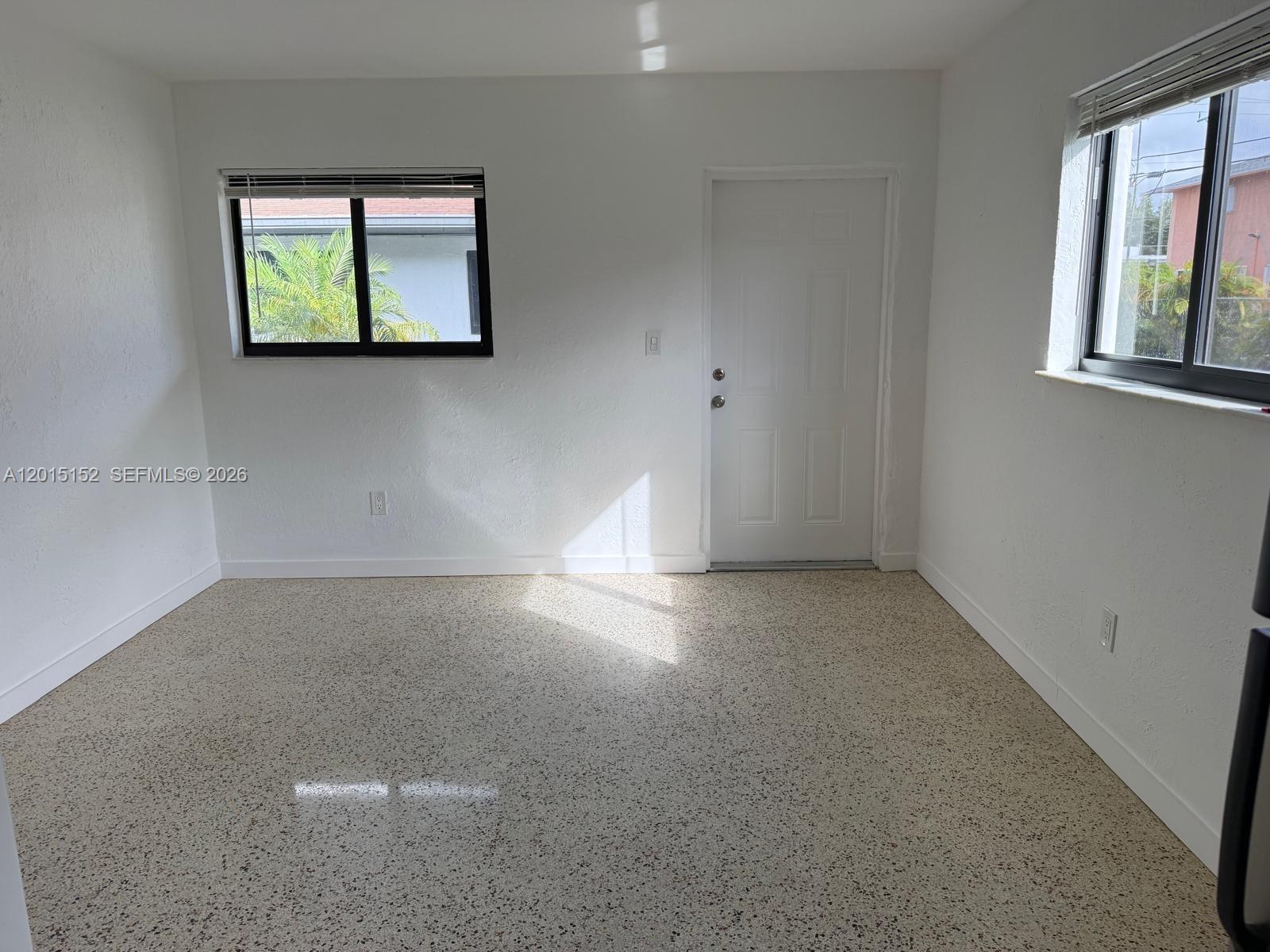 44  west 24 th  st 3