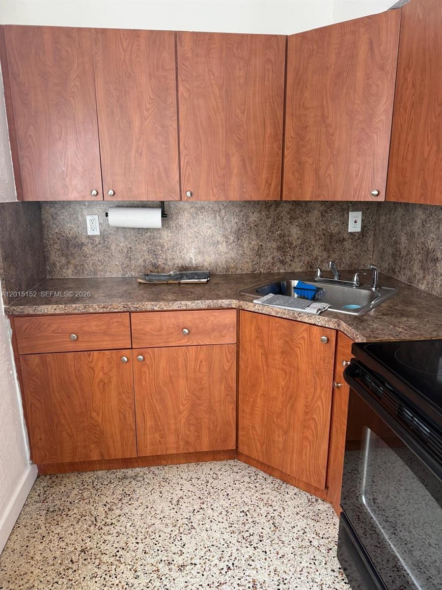 44  west 24 th  st 3