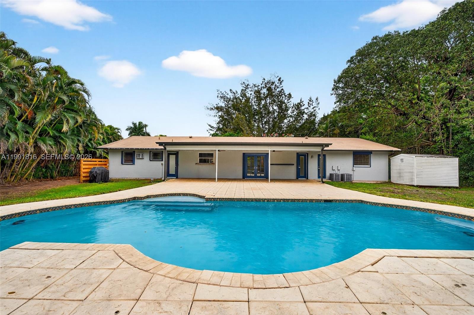 D & M ACRES - Residential