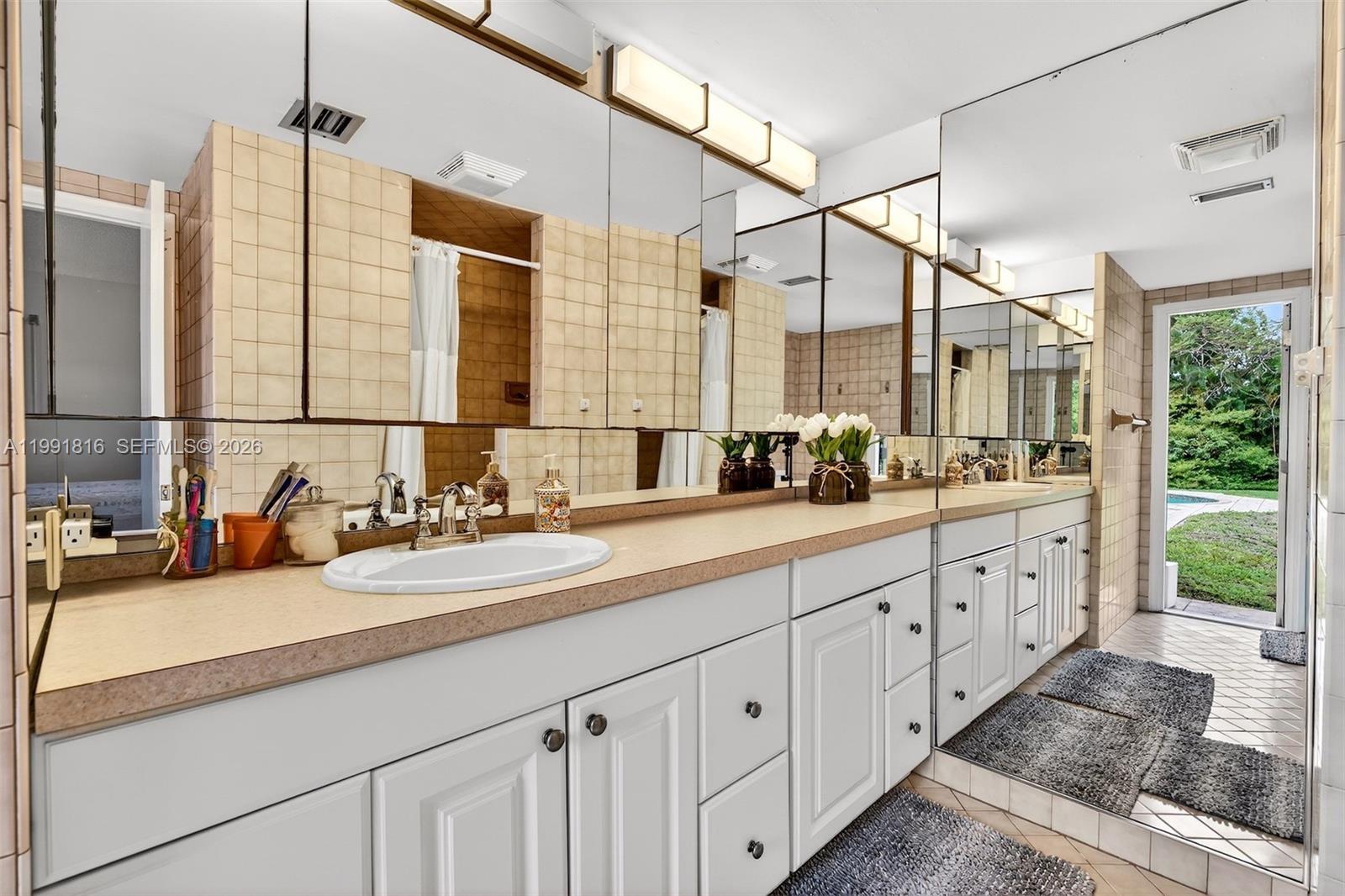 D & M ACRES - Residential