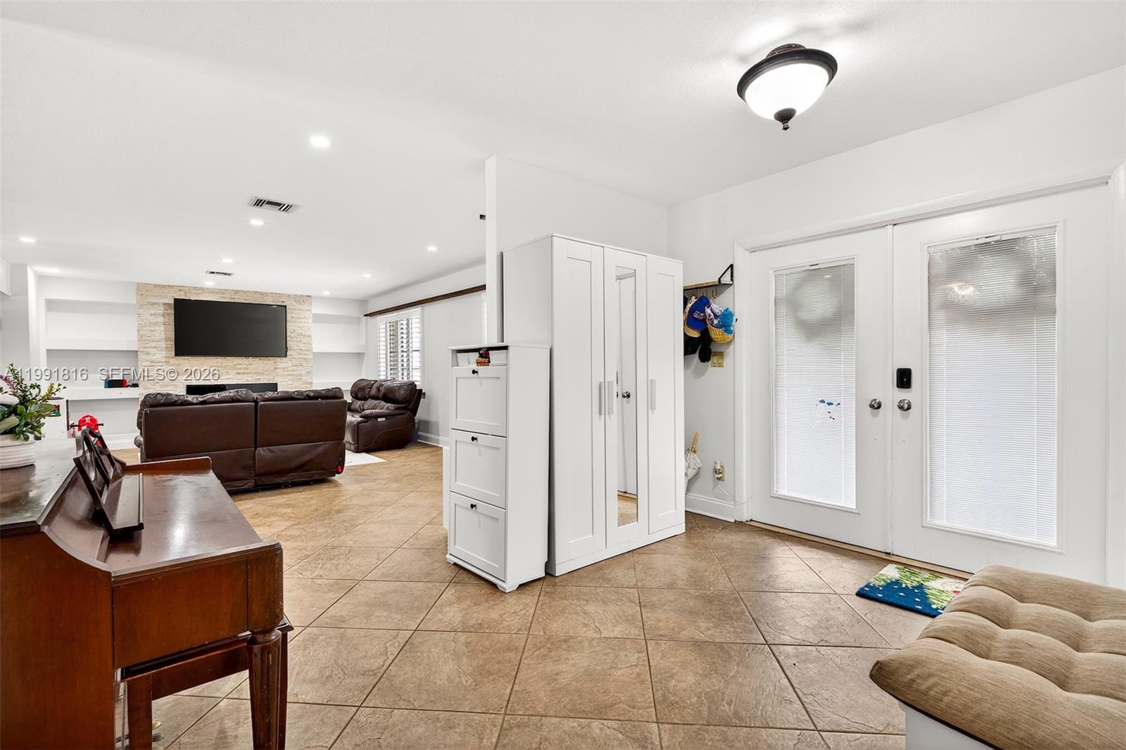 D & M ACRES - Residential