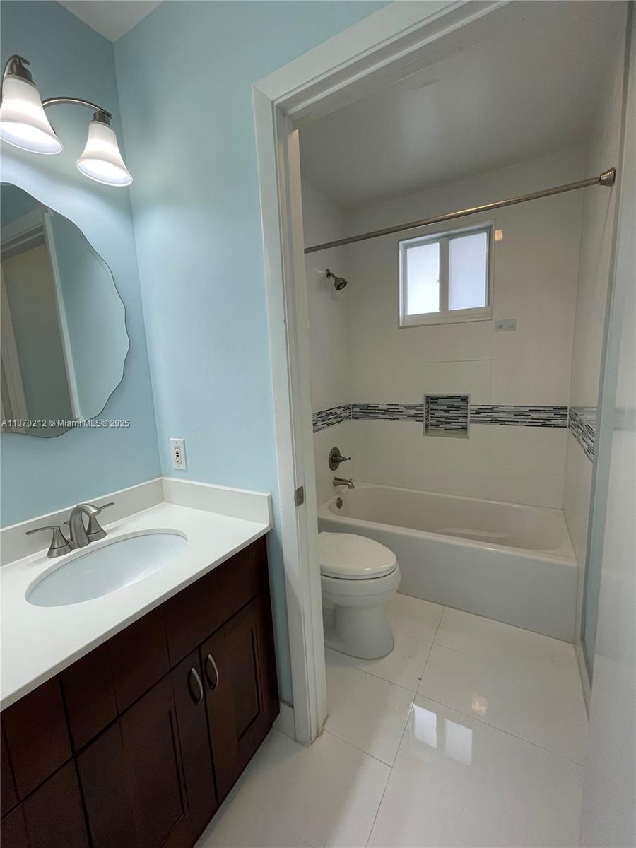 SECTOR 3 - PARCELS C D E - Residential Lease