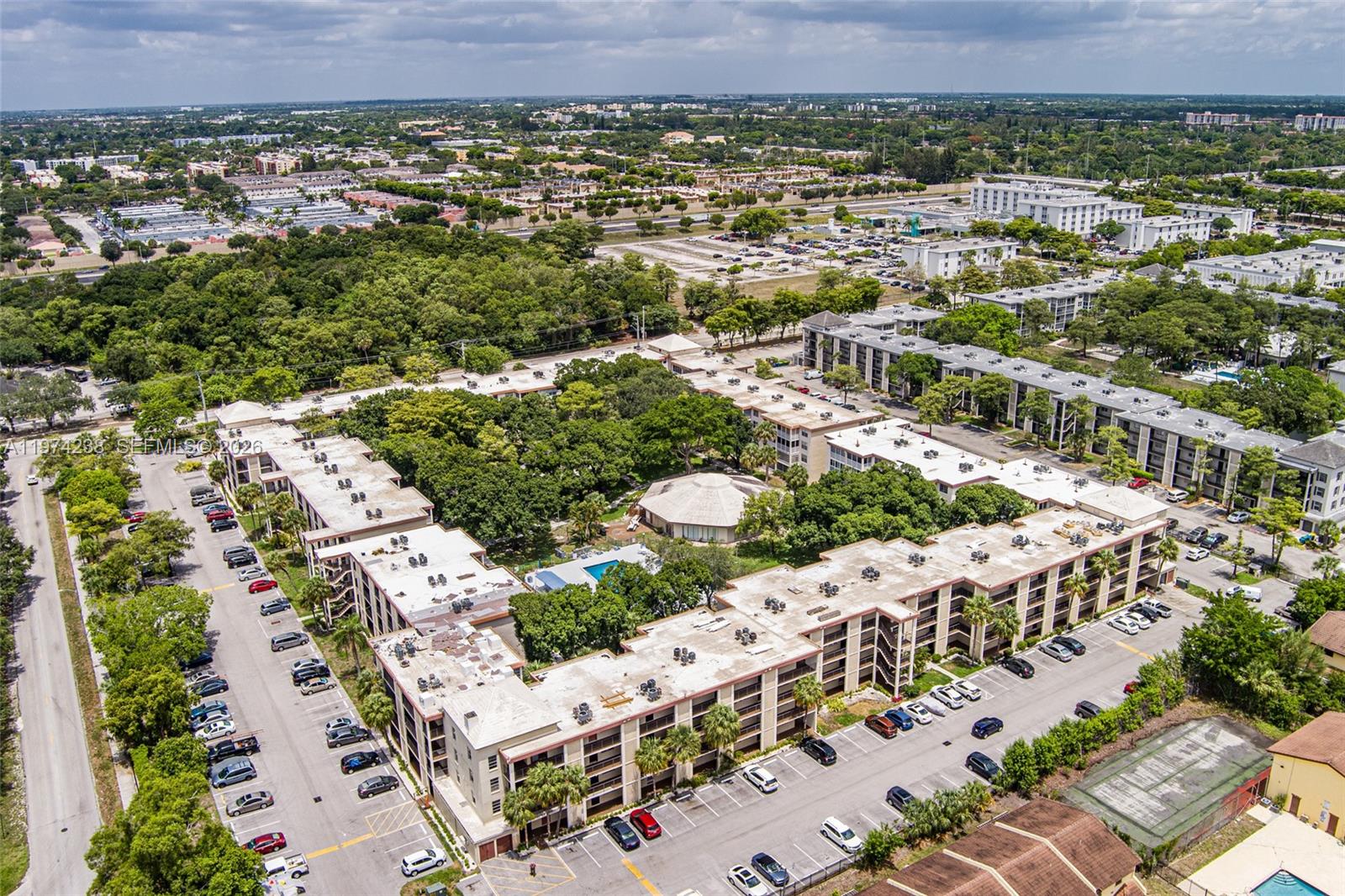 CYPRESS CHASE CONDO NO 8 - Residential