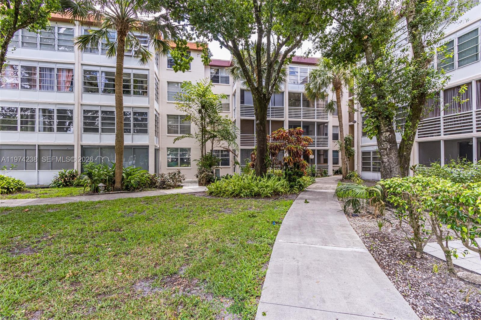 CYPRESS CHASE CONDO NO 8 - Residential