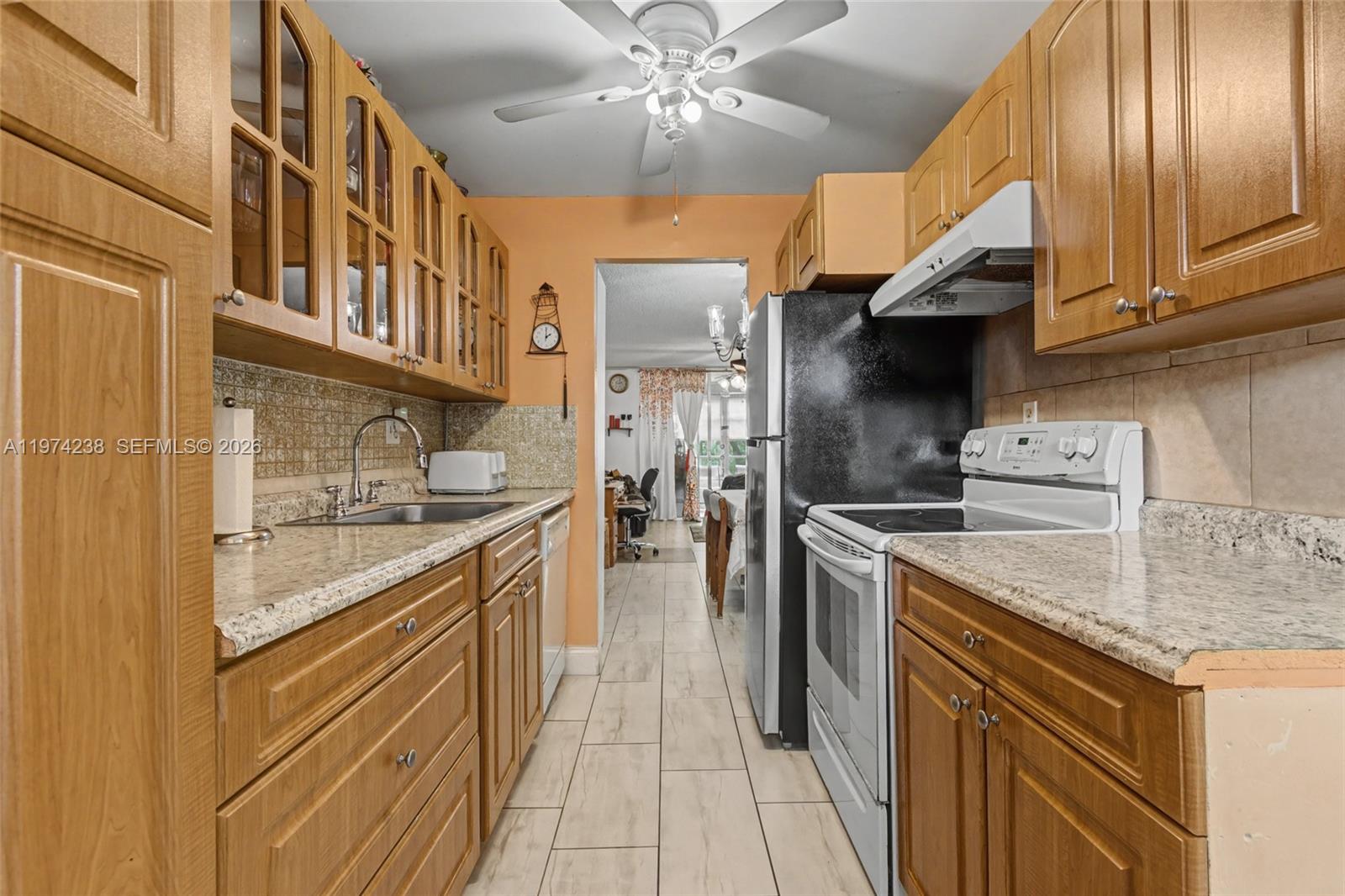 CYPRESS CHASE CONDO NO 8 - Residential