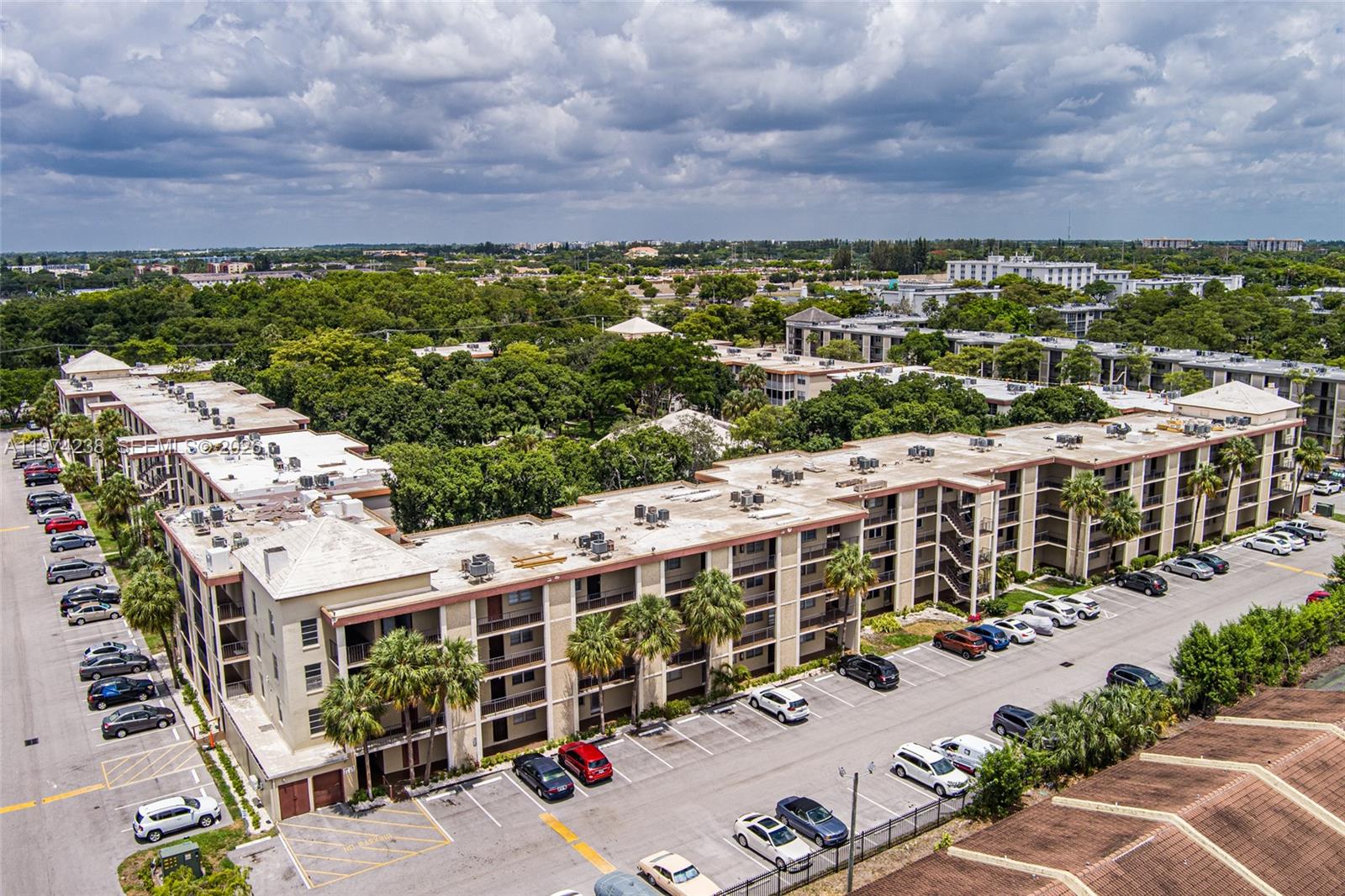 CYPRESS CHASE CONDO NO 8 - Residential