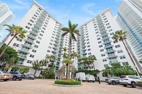 Photo of 3001 S Ocean Dr #947, Hollywood, FL 33019 (MLS # A12059899)