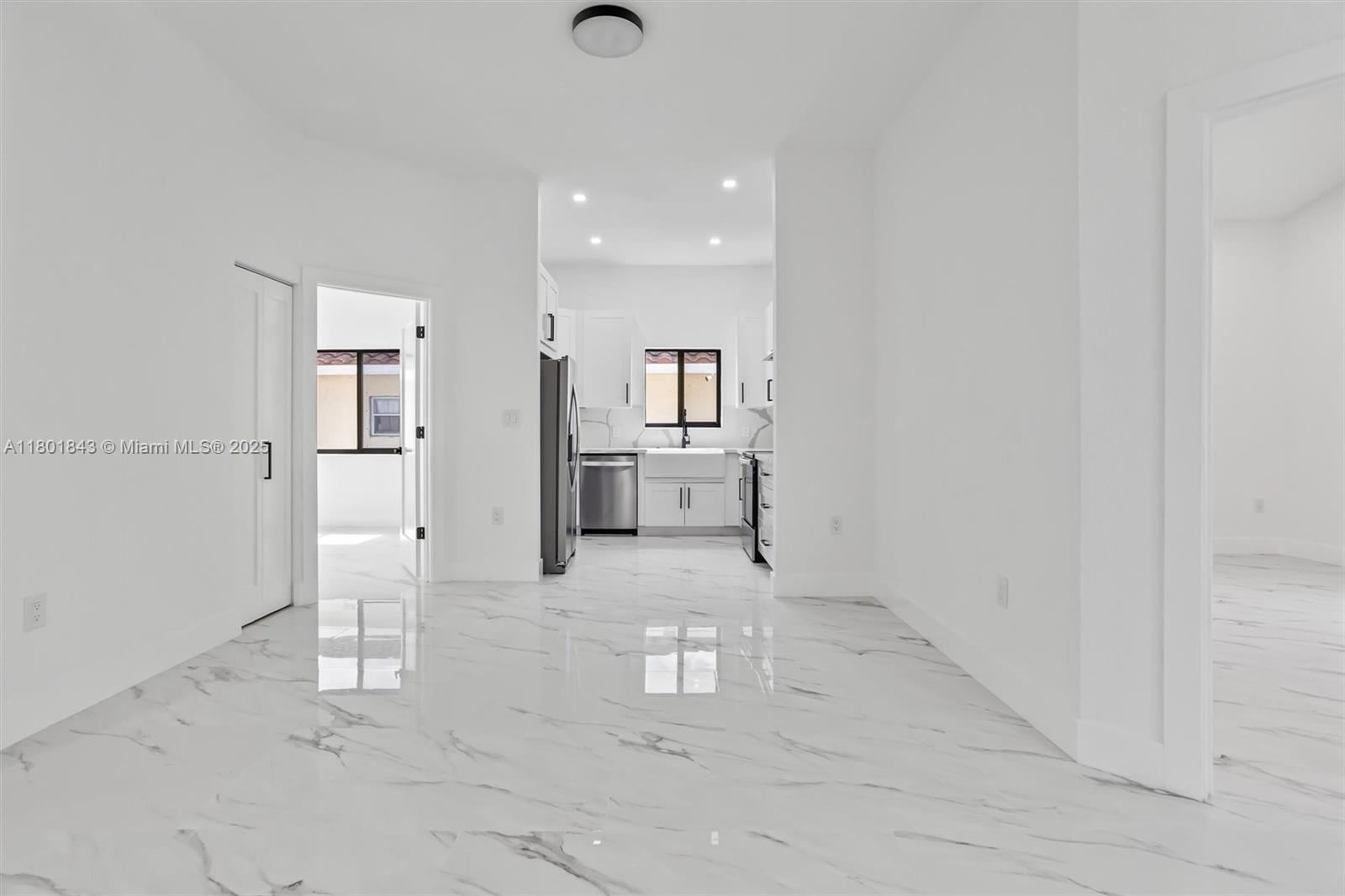 2536 NW 15th St
