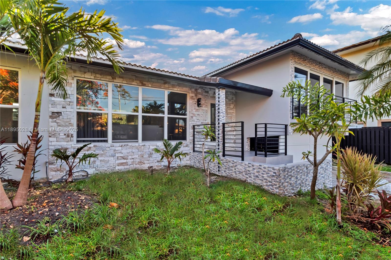 MIDDLE RIVER MANOR - Residential